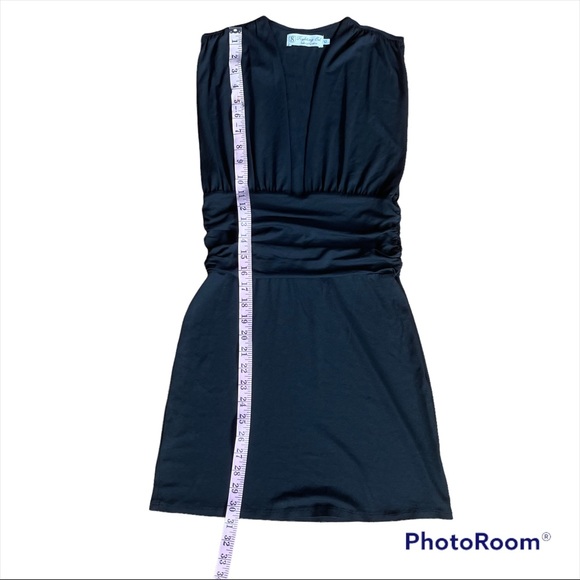 Fighting Eel Hawaii Little Black Dress Lo Cut Neckline Body conscious style - Picture 7 of 7